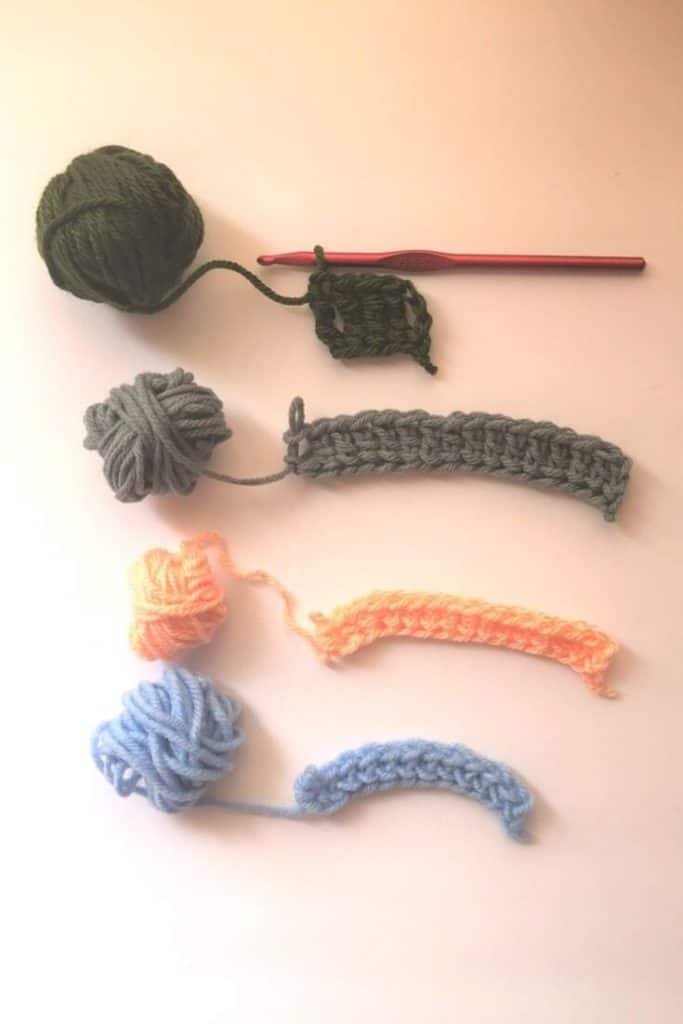 Foundation Crochet Examples with Yarn
