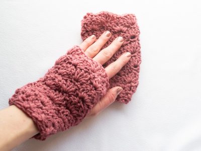 pink shell stitch fingerless gloves in crochet shell stitch