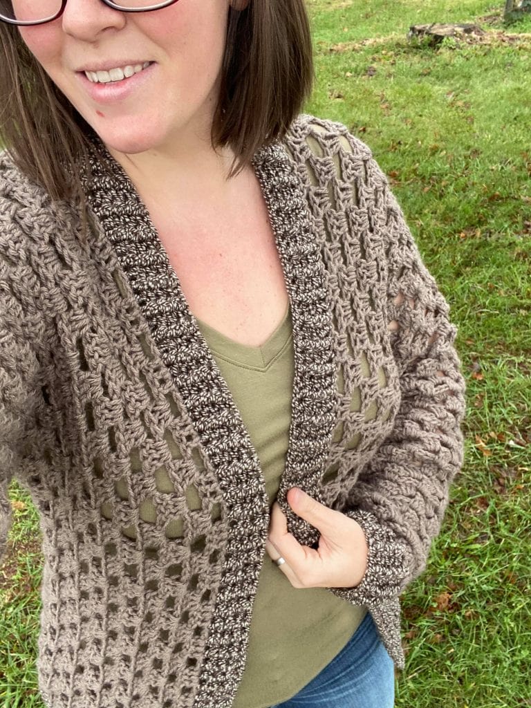 Modern crochet granny stitch sweater Jenny & Teddy