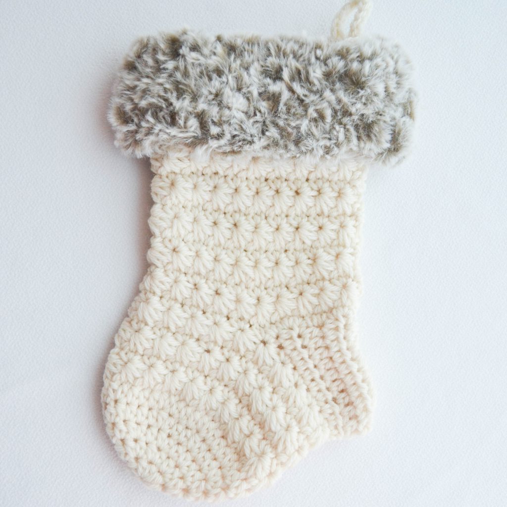 Star Stitch Stocking- Free Crochet Pattern - Amelia Makes