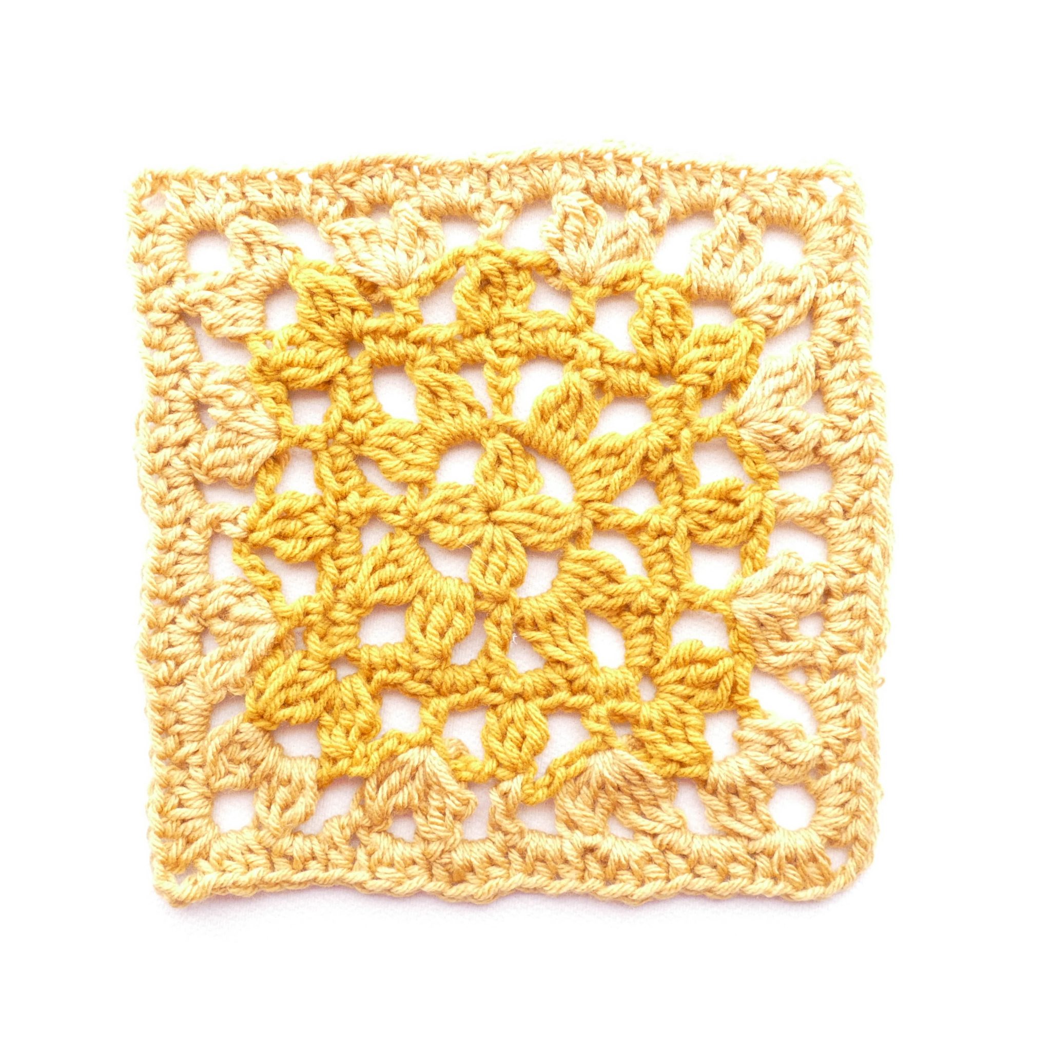 Pretty Petals Crochet Square- Free Pattern + Video - Amelia Makes